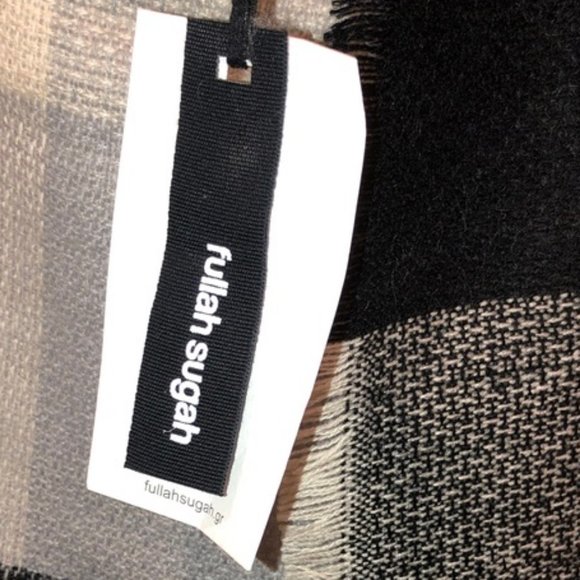 Fullah Sugah NEW NWT black cream Large form Buffalo plaid check Shawl - Picture 2 of 3